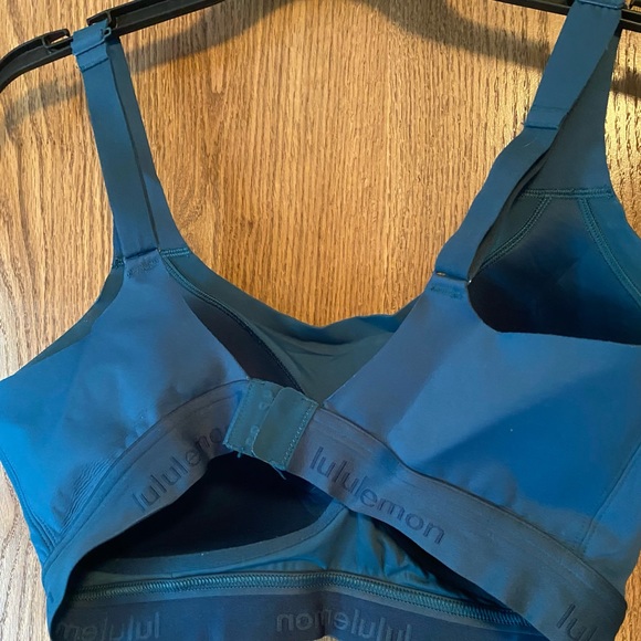 Lululemon Fine Form Bra
Bermuda Teal EUC - Picture 3 of 3
